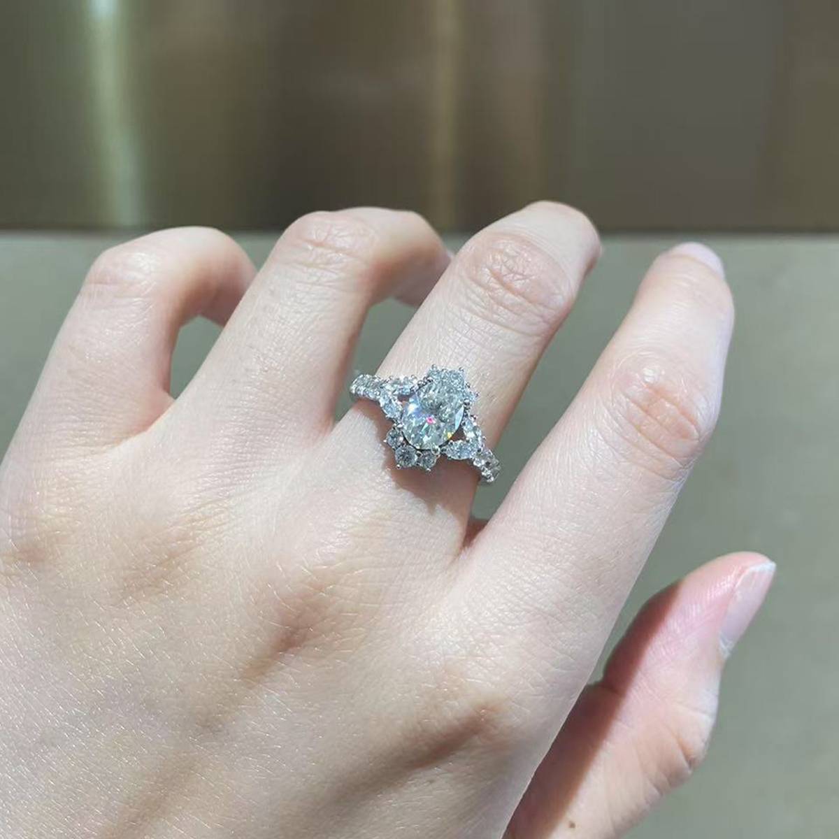 Deluxe Egg shaped Women's Ring S925 Silver Plated Platinum Customized Selection Main Stone Moissanite Diamond 1.5ct/Secondary Stone High Carbon Diamond